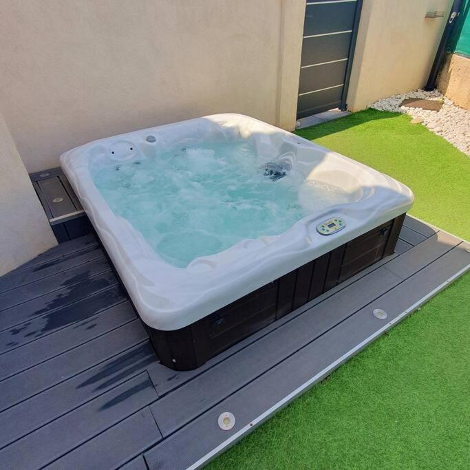 Joli Haut De Villa 3 Chambres Climatise Avec Jacuzzi 마리냔 외부 사진